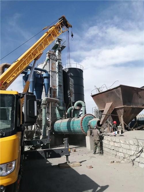 江山市设备搬运等各类工程项目中，吊车起着关键作用